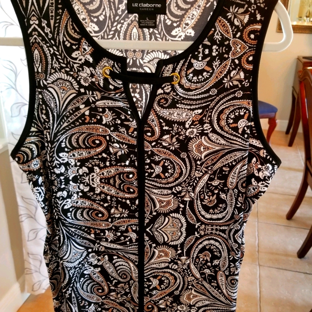 Sleeveless tunic